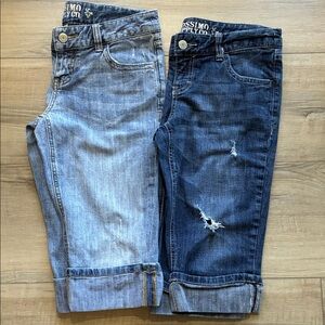 2 pair of MOSSIMO Supply Co.' Denim Capri Light & Dark Wash Size 5